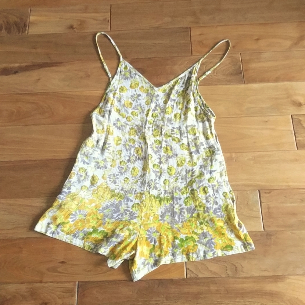 Free People One romper w/pockets